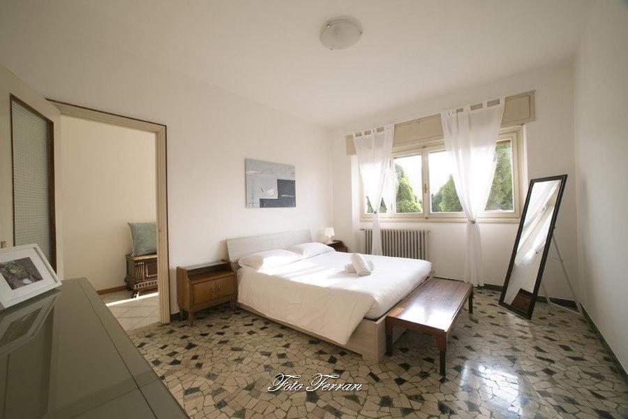 サーレ・マラジーノ Casa Vacanze Gli Ulivi Del Lagoヴィラ エクステリア 写真